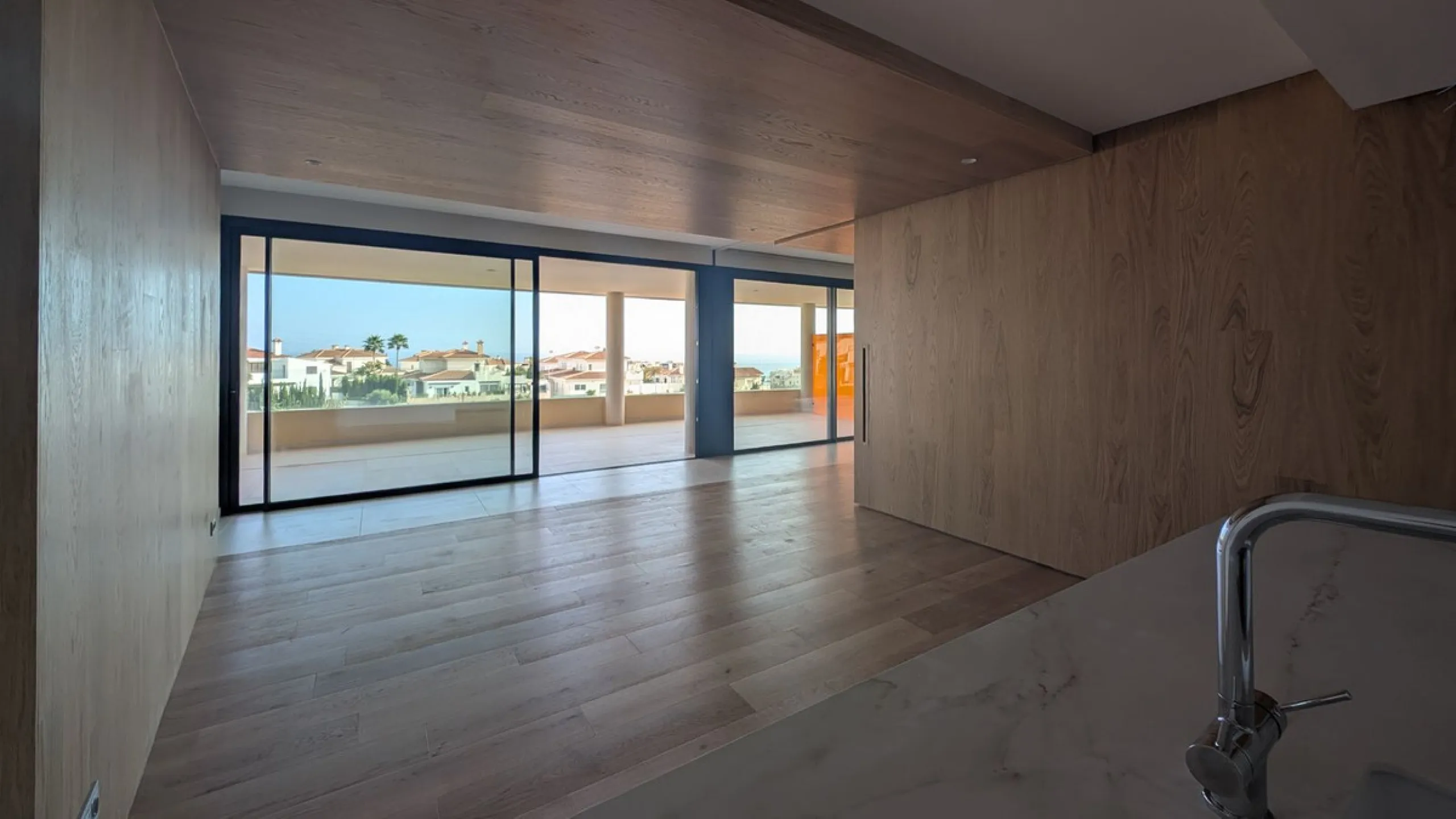 Apartment - Middle Floor Apartment в продаже в Fuengirola, Málaga. В доме 2 спален и 2 ванных комнат. Площадь дома 130 м²