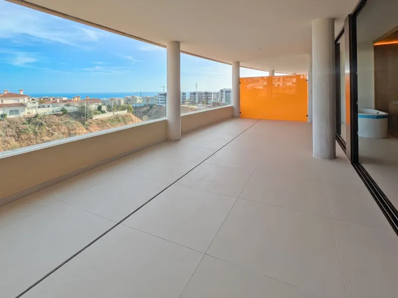 Apartment - Middle Floor Apartment в продаже в Fuengirola, Málaga. В доме 2 спален и 2 ванных комнат. Площадь дома 130 м²