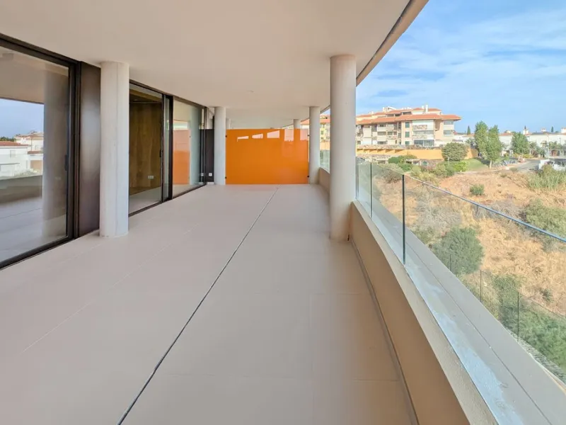 Apartment - Middle Floor Apartment в продаже в Fuengirola, Málaga. В доме 2 спален и 2 ванных комнат. Площадь дома 130 м²