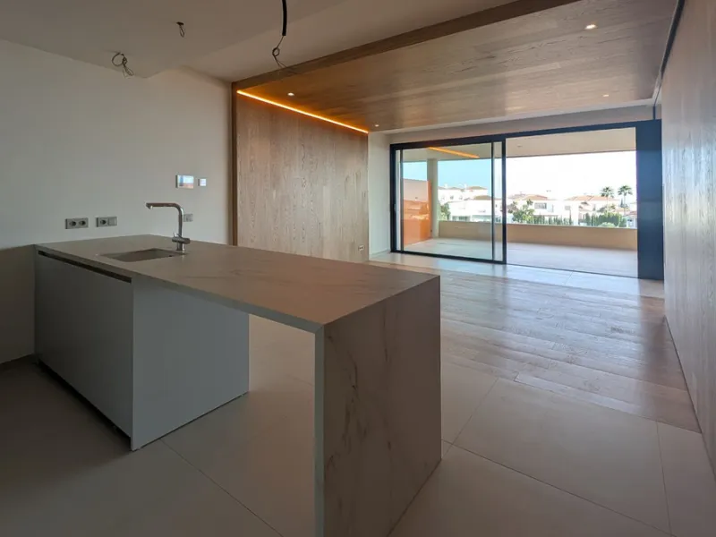 Apartment - Middle Floor Apartment в продаже в Fuengirola, Málaga. В доме 2 спален и 2 ванных комнат. Площадь дома 130 м²