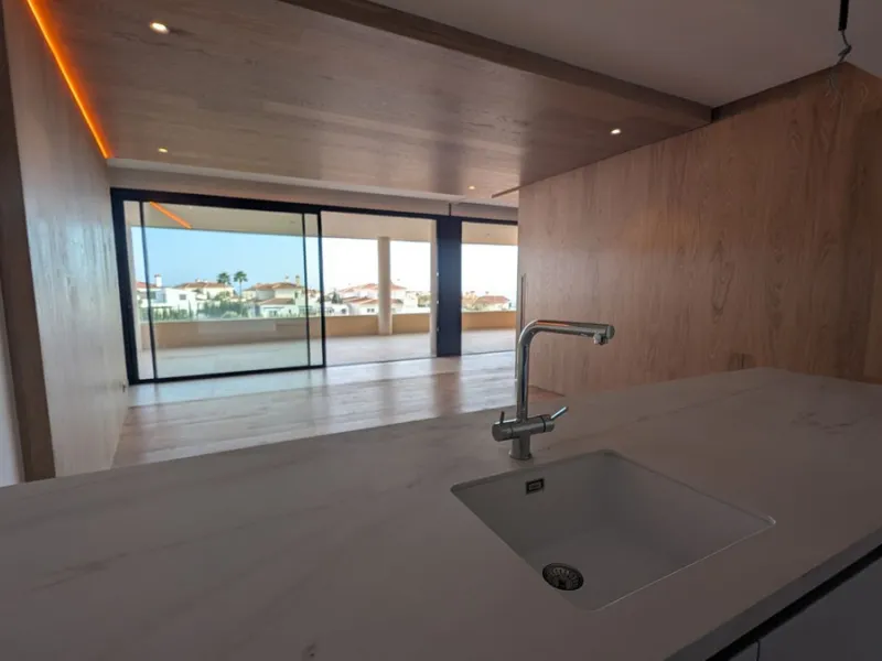 Apartment - Middle Floor Apartment в продаже в Fuengirola, Málaga. В доме 2 спален и 2 ванных комнат. Площадь дома 130 м²