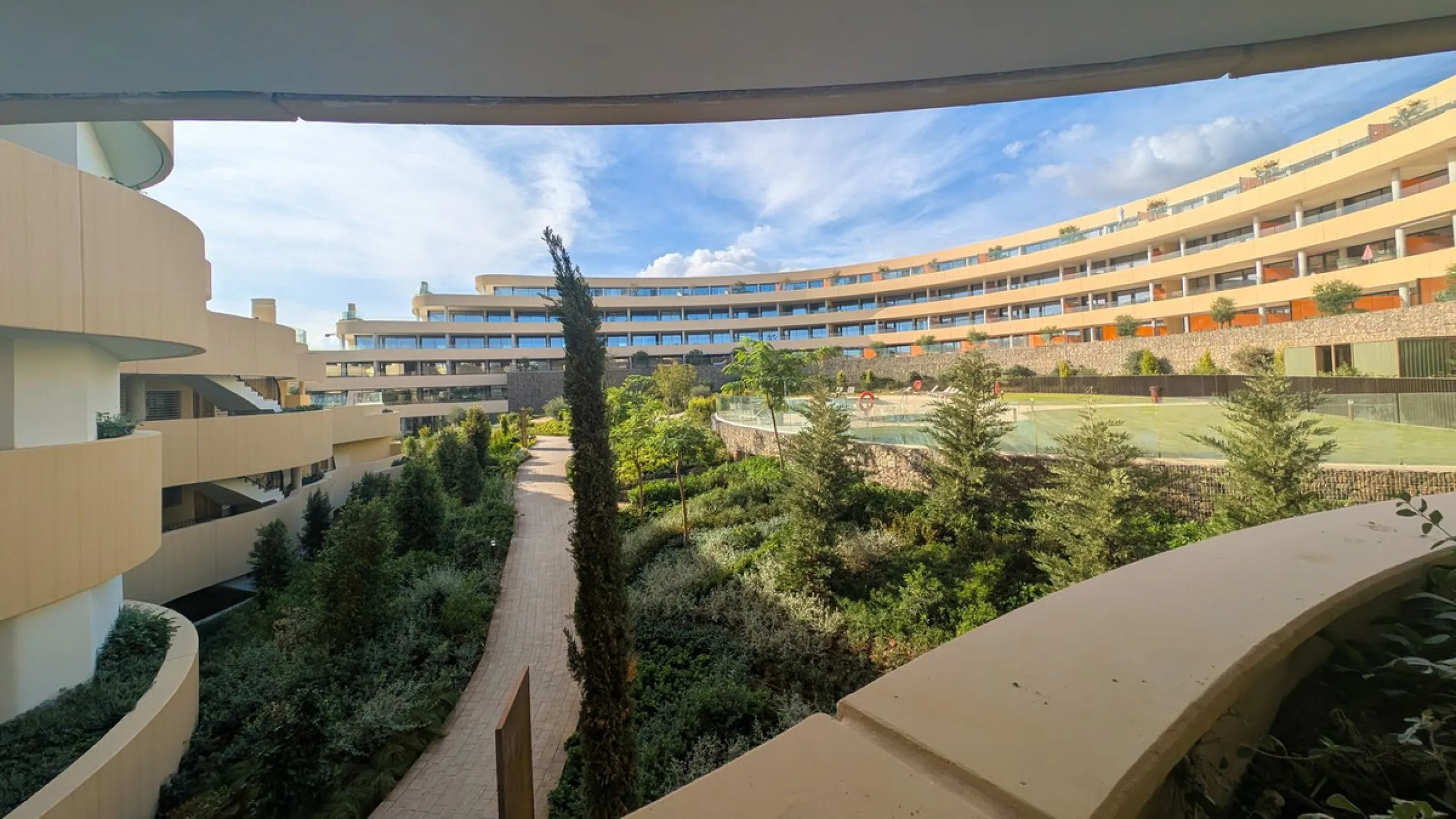 Apartment - Middle Floor Apartment в продаже в Fuengirola, Málaga. В доме 2 спален и 2 ванных комнат. Площадь дома 130 м²