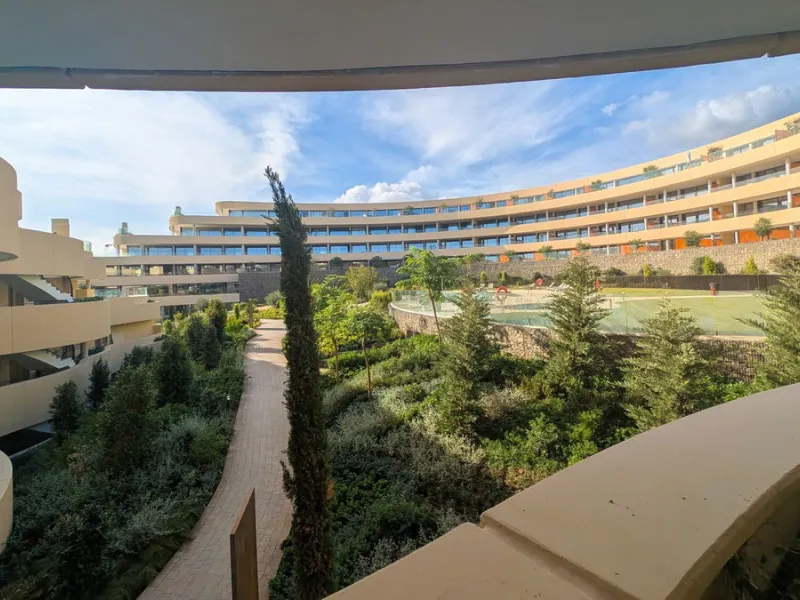 Apartment - Middle Floor Apartment в продаже в Fuengirola, Málaga. В доме 2 спален и 2 ванных комнат. Площадь дома 130 м²
