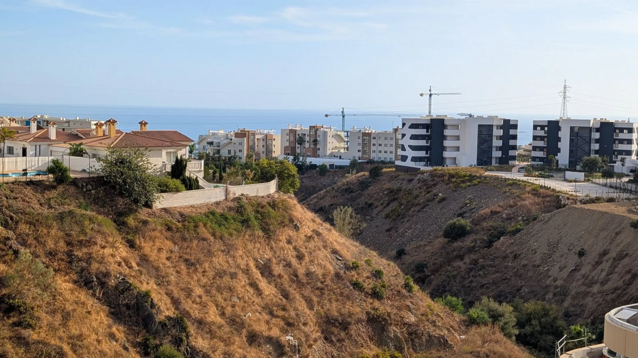 Apartment - Middle Floor Apartment в продаже в Fuengirola, Málaga. В доме 2 спален и 2 ванных комнат. Площадь дома 130 м²