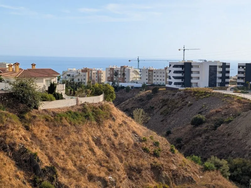 Apartment - Middle Floor Apartment в продаже в Fuengirola, Málaga. В доме 2 спален и 2 ванных комнат. Площадь дома 130 м²