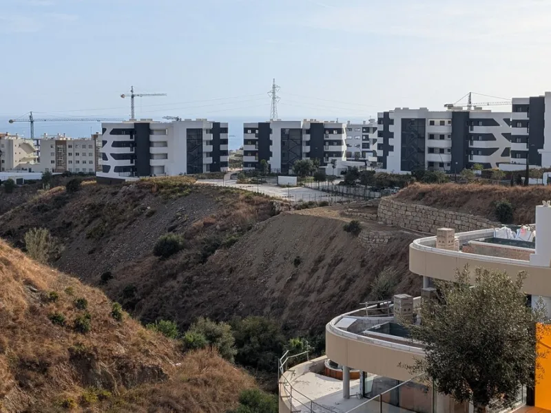 Apartment - Middle Floor Apartment в продаже в Fuengirola, Málaga. В доме 2 спален и 2 ванных комнат. Площадь дома 130 м²