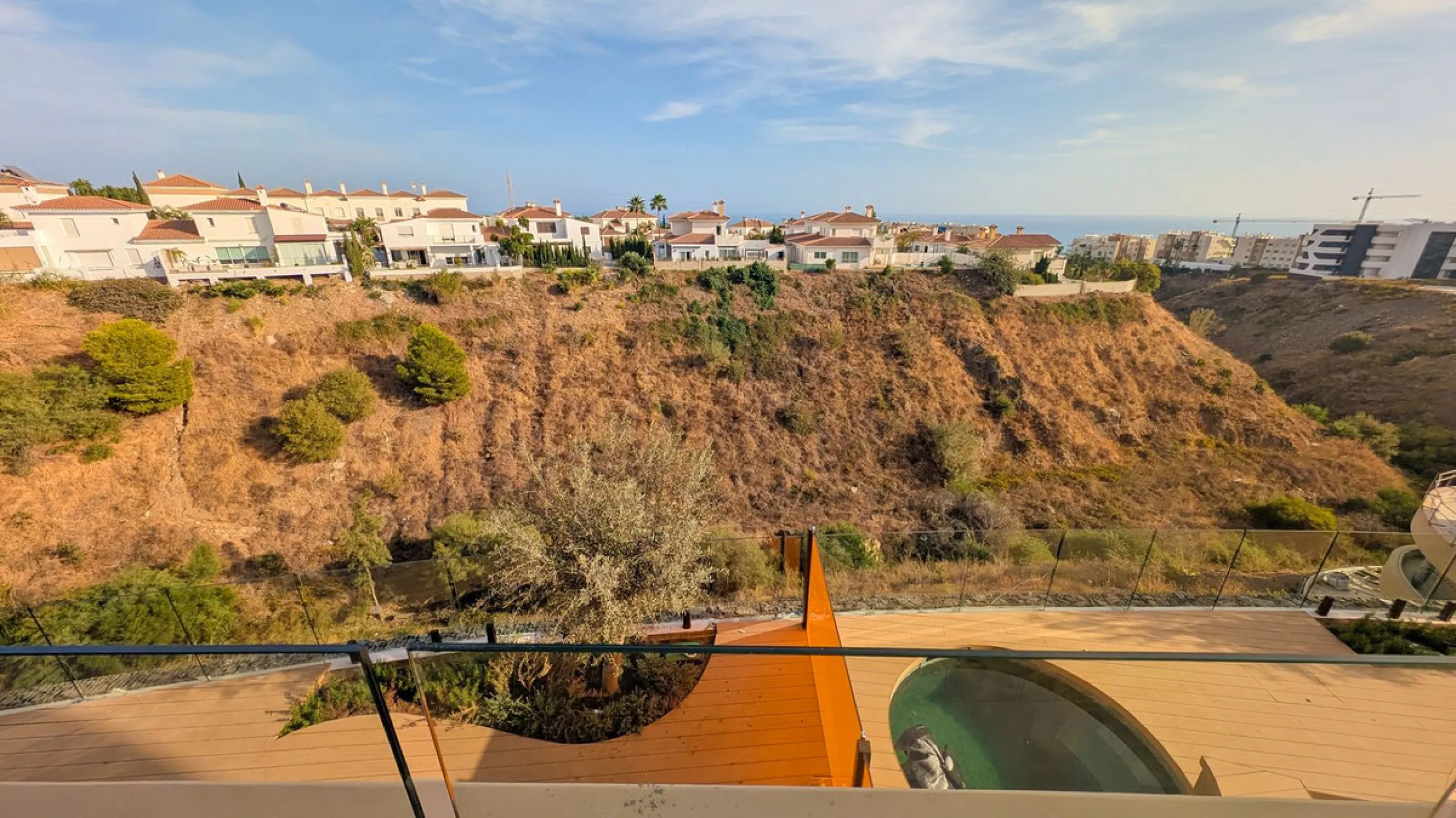 Apartment - Middle Floor Apartment в продаже в Fuengirola, Málaga. В доме 2 спален и 2 ванных комнат. Площадь дома 130 м²