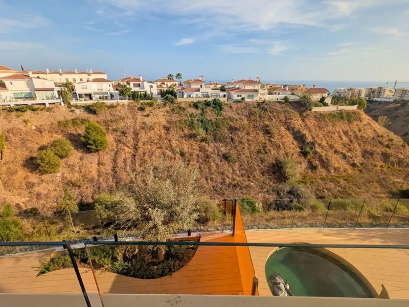 Apartment - Middle Floor Apartment в продаже в Fuengirola, Málaga. В доме 2 спален и 2 ванных комнат. Площадь дома 130 м²