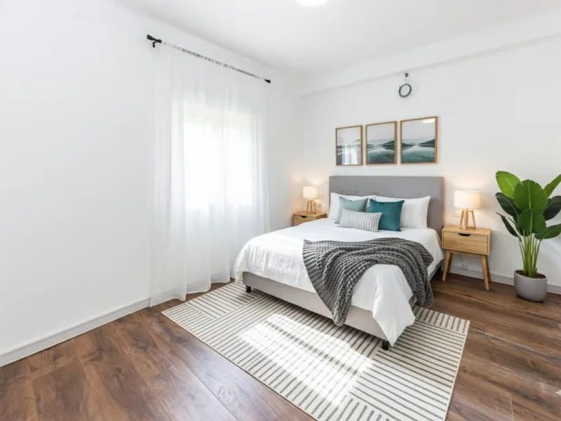 Bright and spacious apartment on Avenida de Mijas, right in the heart of Fuengirola.