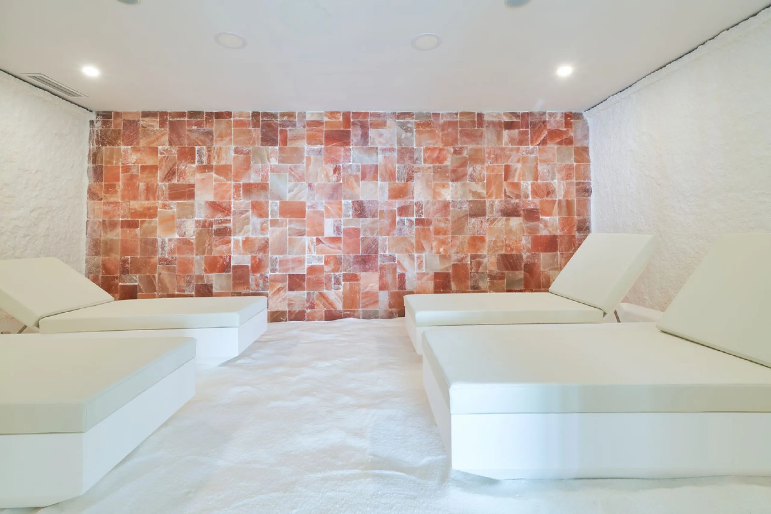 Now available: newly completed luxury residence in Reserva del Higuerón – ready for immediate viewing