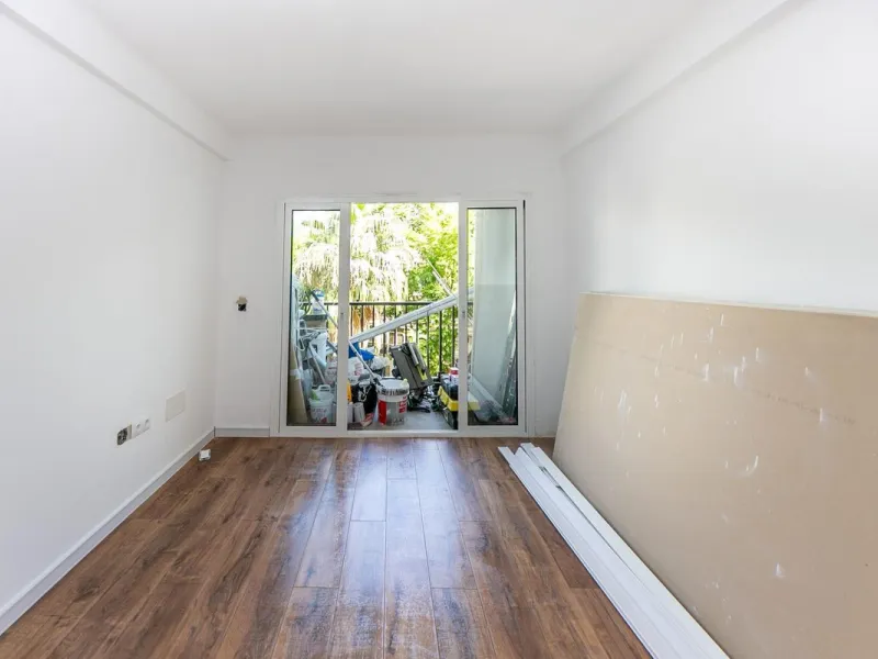 Bright and spacious apartment on Avenida de Mijas, right in the heart of Fuengirola.