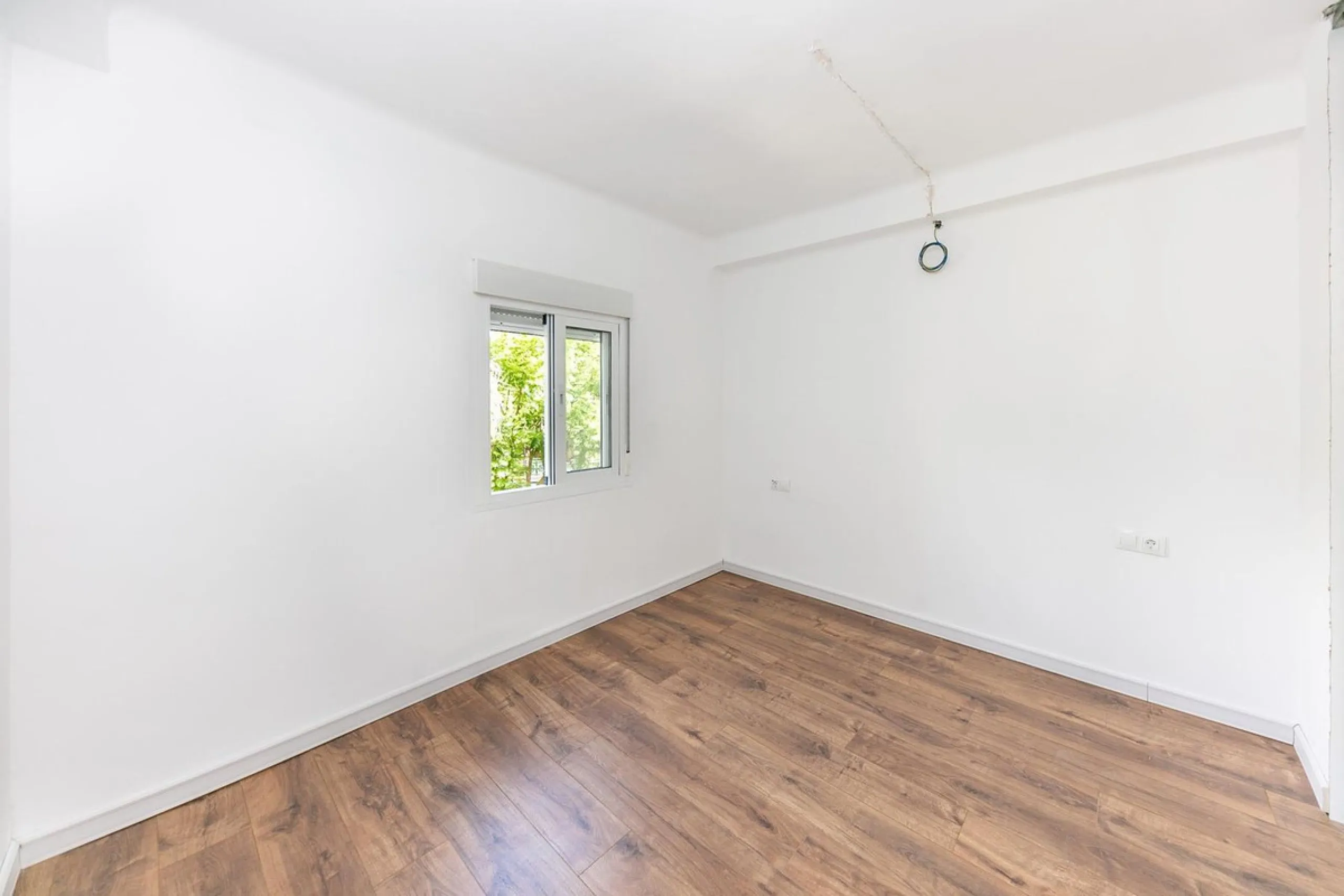 Bright and spacious apartment on Avenida de Mijas, right in the heart of Fuengirola.