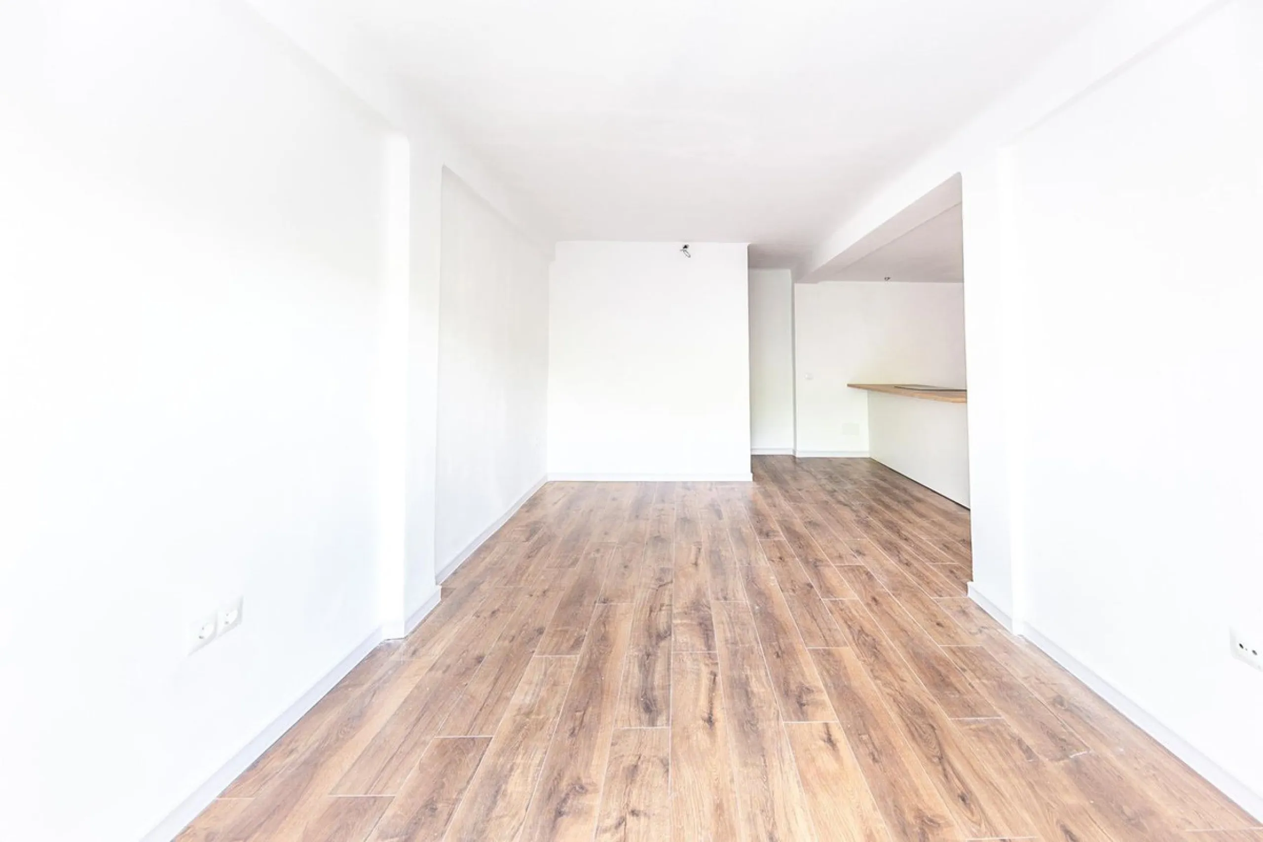 Bright and spacious apartment on Avenida de Mijas, right in the heart of Fuengirola.