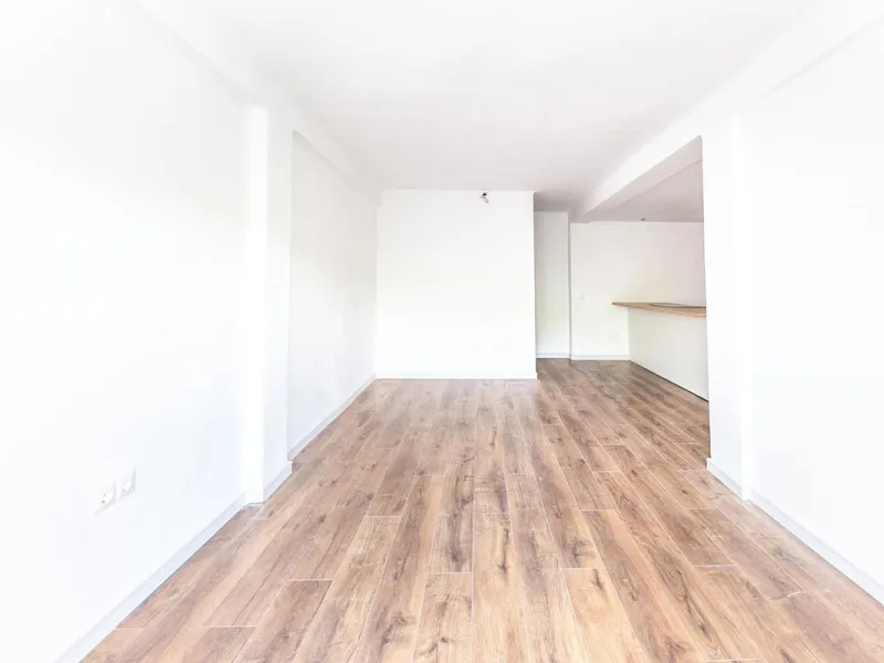 Bright and spacious apartment on Avenida de Mijas, right in the heart of Fuengirola.