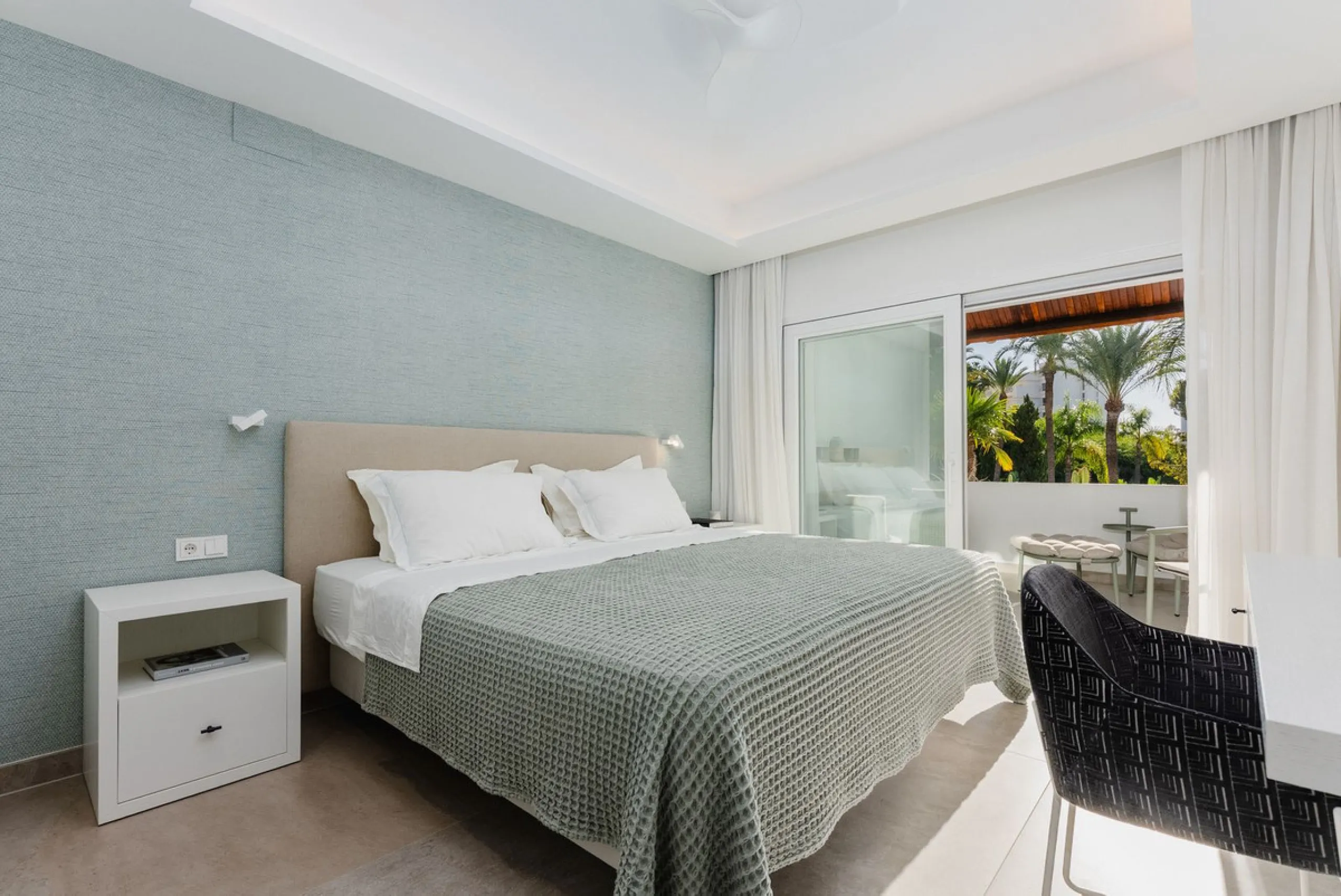Fully renovated unique apartment in Alhambra del Mar, Golden Mile, Marbella