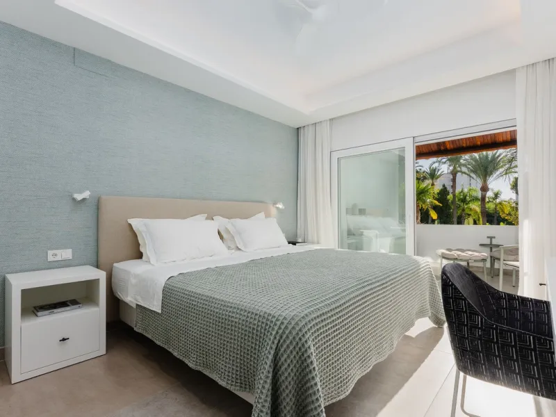 Fully renovated unique apartment in Alhambra del Mar, Golden Mile, Marbella