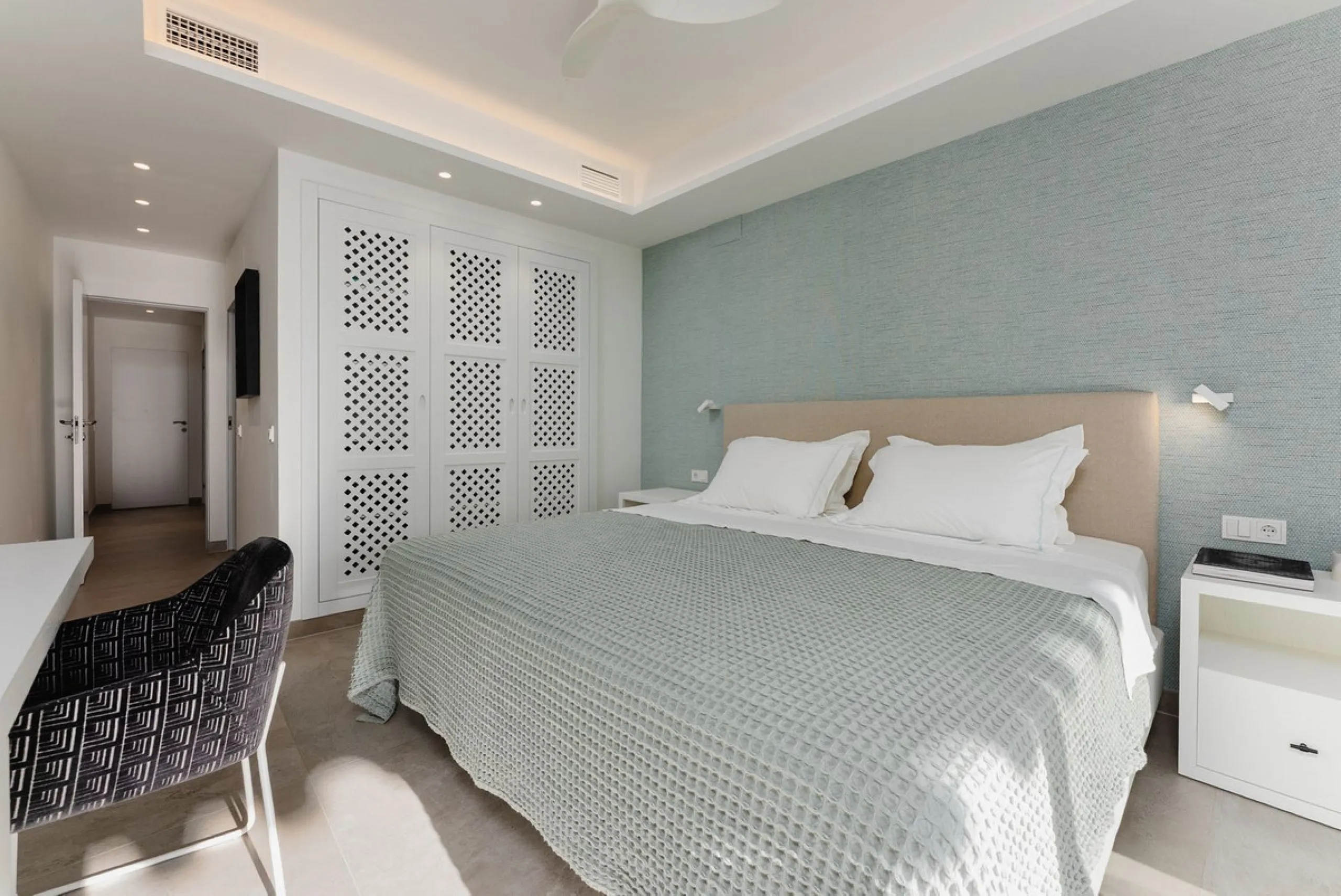 Fully renovated unique apartment in Alhambra del Mar, Golden Mile, Marbella
