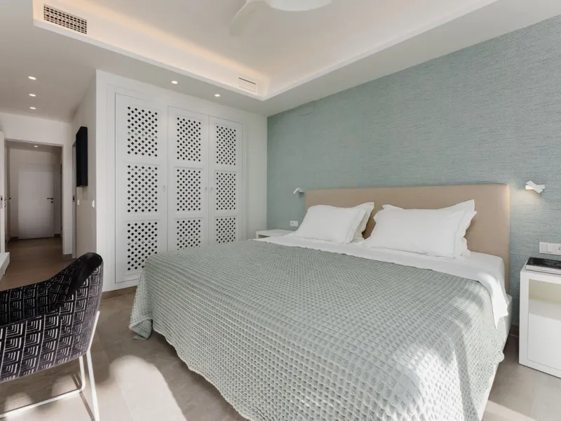 Fully renovated unique apartment in Alhambra del Mar, Golden Mile, Marbella