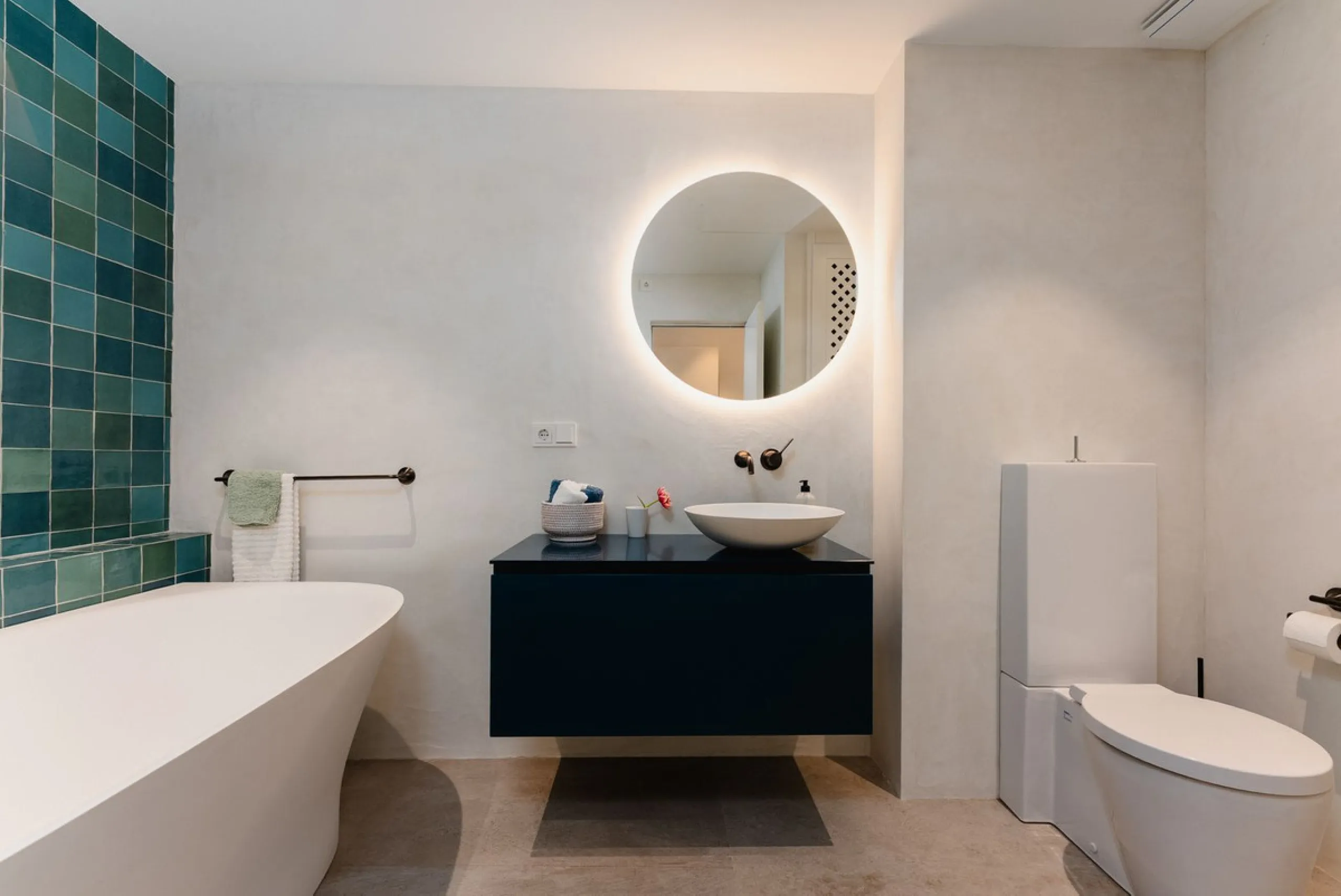 Fully renovated unique apartment in Alhambra del Mar, Golden Mile, Marbella
