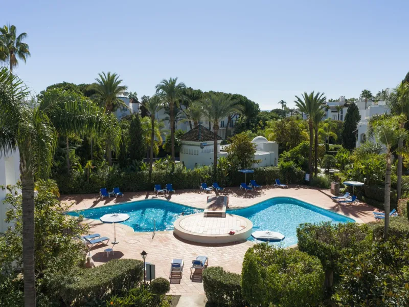 Fully renovated unique apartment in Alhambra del Mar, Golden Mile, Marbella