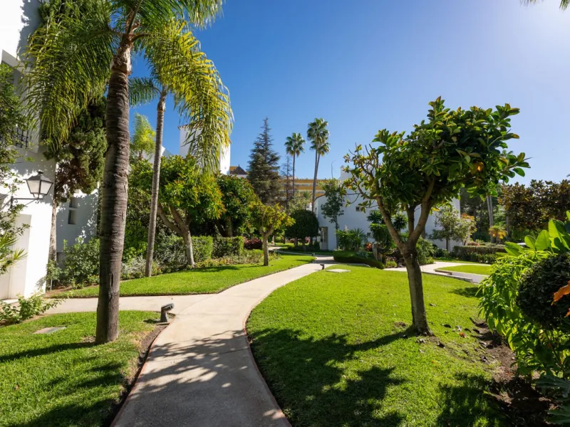 Fully renovated unique apartment in Alhambra del Mar, Golden Mile, Marbella