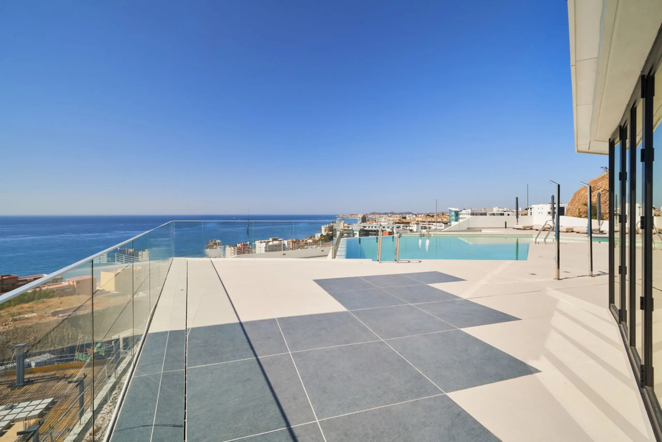 Now available: newly completed luxury residence in Reserva del Higuerón – ready for immediate viewing