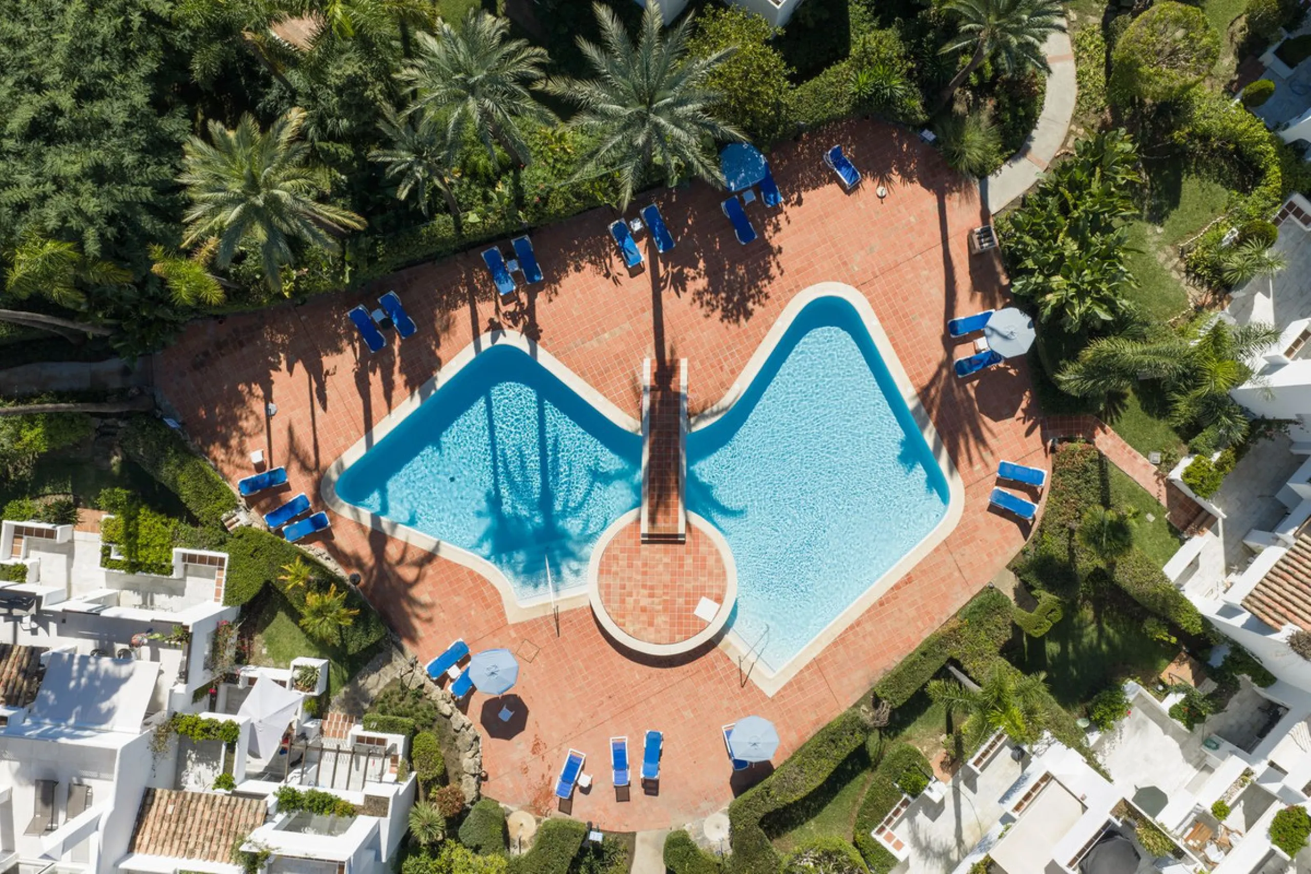 Fully renovated unique apartment in Alhambra del Mar, Golden Mile, Marbella
