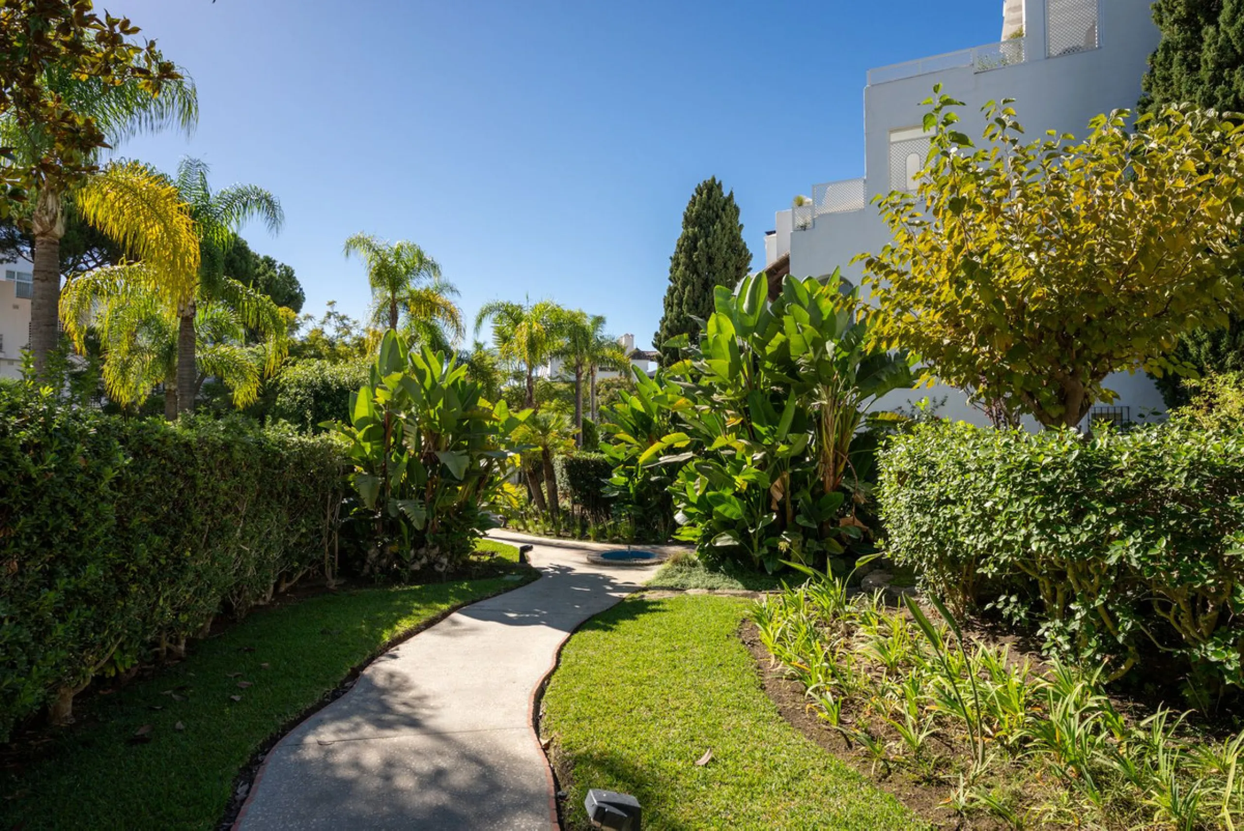 Fully renovated unique apartment in Alhambra del Mar, Golden Mile, Marbella