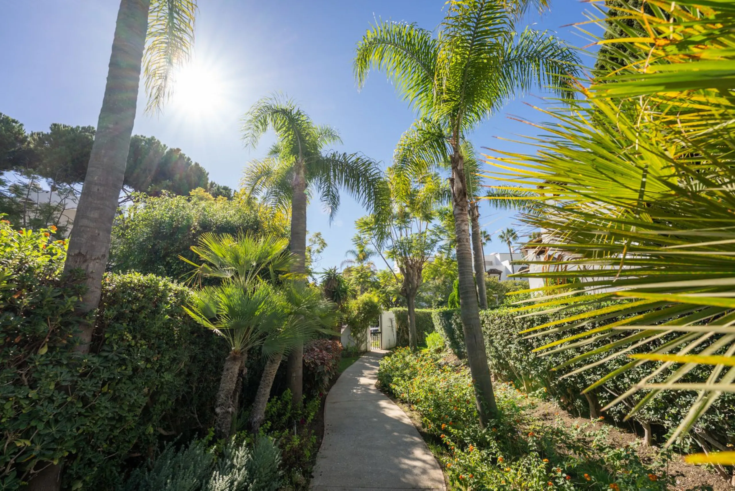 Fully renovated unique apartment in Alhambra del Mar, Golden Mile, Marbella