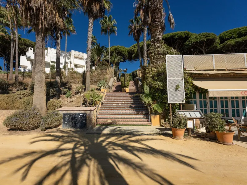 Fully renovated unique apartment in Alhambra del Mar, Golden Mile, Marbella