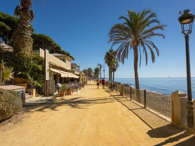 Fully renovated unique apartment in Alhambra del Mar, Golden Mile, Marbella