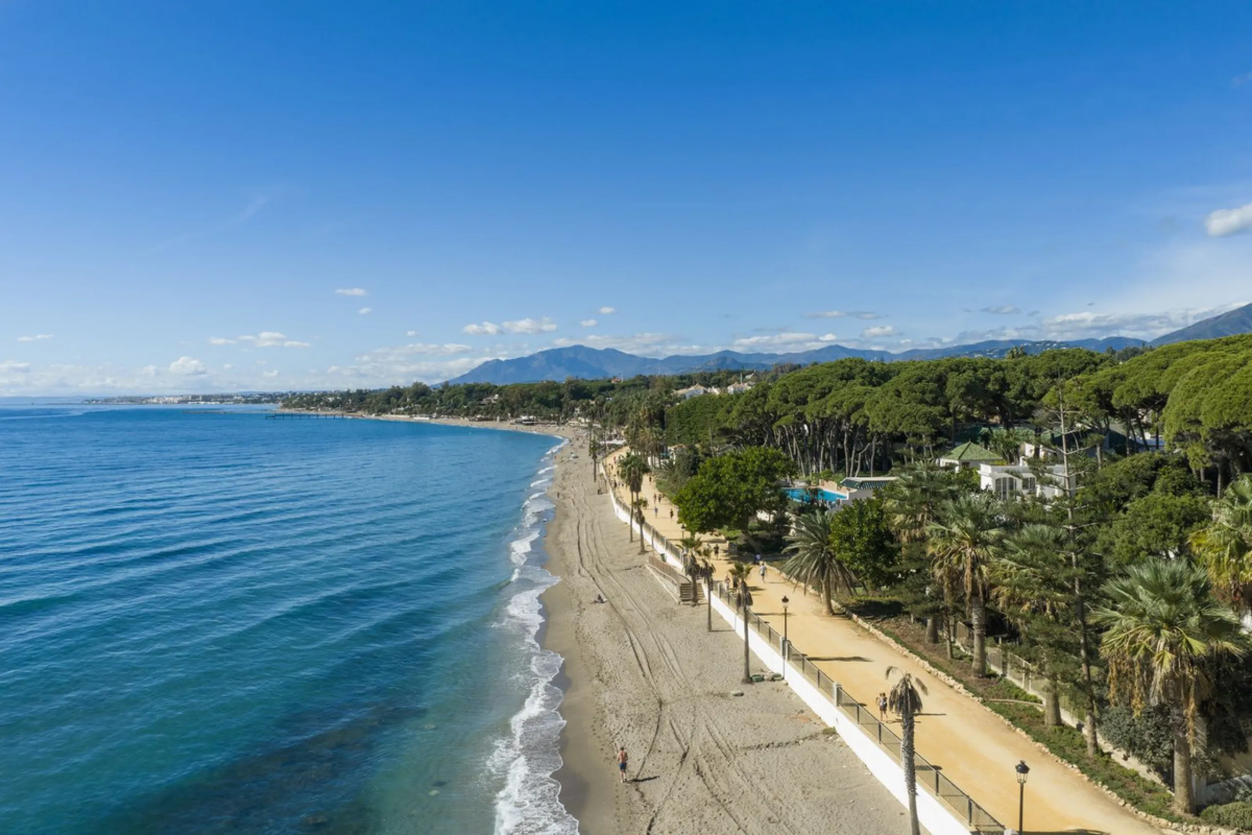 Fully renovated unique apartment in Alhambra del Mar, Golden Mile, Marbella