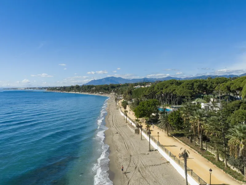 Fully renovated unique apartment in Alhambra del Mar, Golden Mile, Marbella