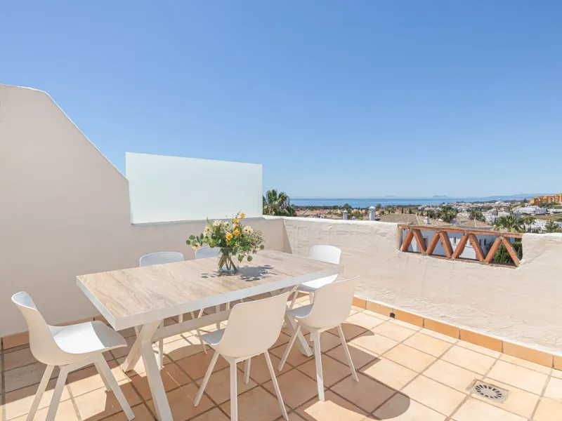 Luxury Duplex Penthouse with Panoramic Sea Views – Estepona