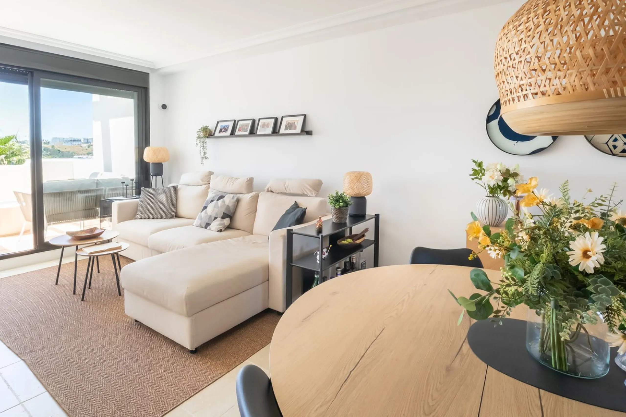 Apartment - Penthouse в продаже в Estepona, Málaga. В доме 2 спален и 2 ванных комнат. Площадь дома 95 м²