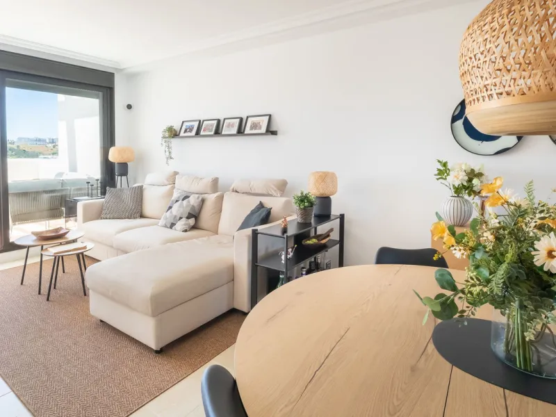 Apartment - Penthouse в продаже в Estepona, Málaga. В доме 2 спален и 2 ванных комнат. Площадь дома 95 м²