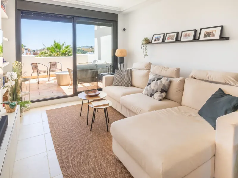 Apartment - Penthouse в продаже в Estepona, Málaga. В доме 2 спален и 2 ванных комнат. Площадь дома 95 м²