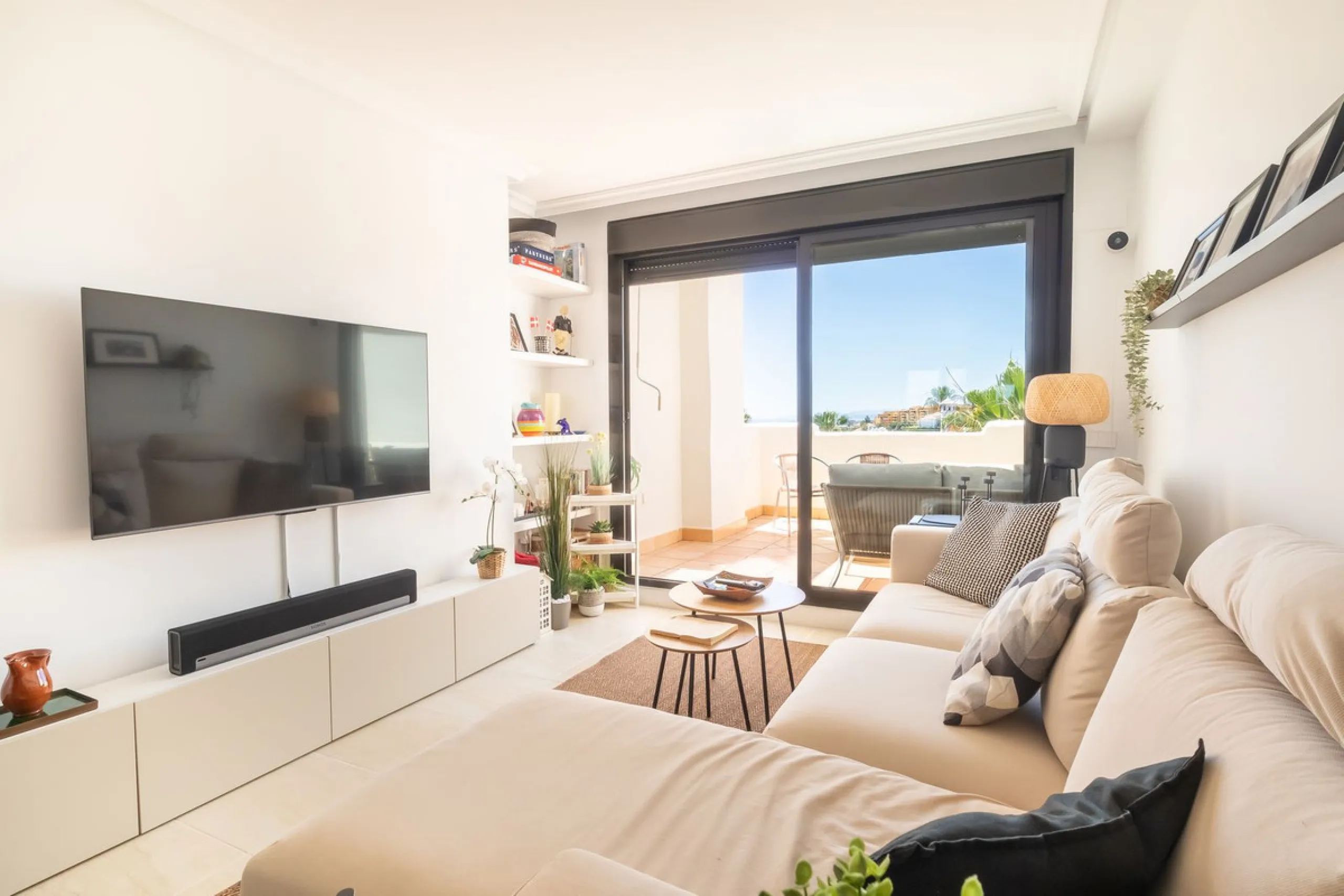 Apartment - Penthouse в продаже в Estepona, Málaga. В доме 2 спален и 2 ванных комнат. Площадь дома 95 м²
