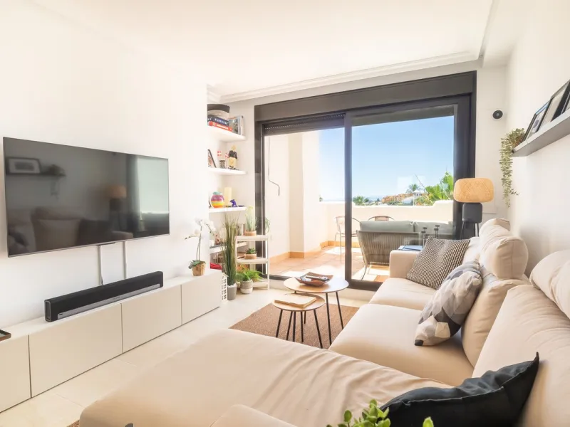 Apartment - Penthouse в продаже в Estepona, Málaga. В доме 2 спален и 2 ванных комнат. Площадь дома 95 м²