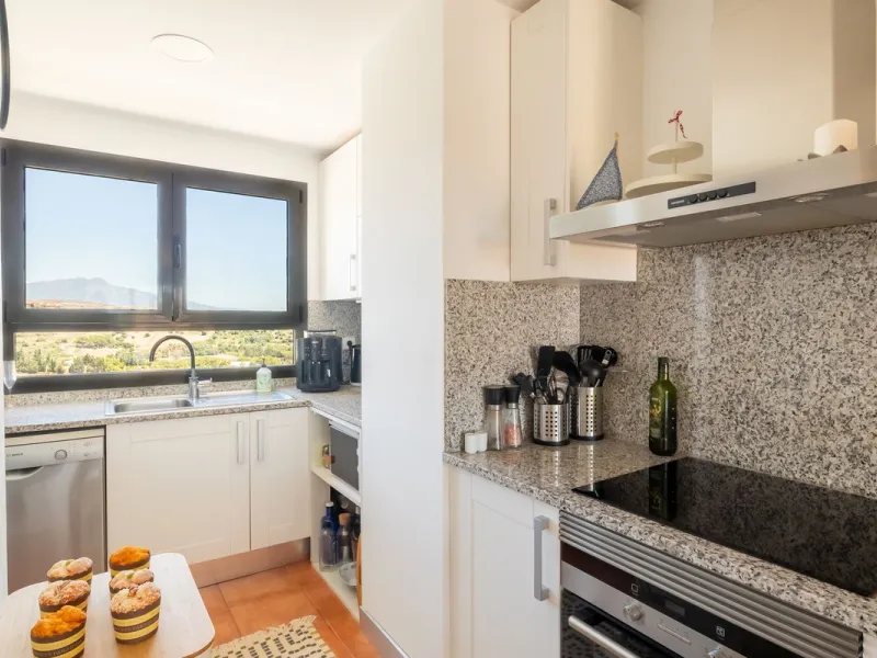 Apartment - Penthouse в продаже в Estepona, Málaga. В доме 2 спален и 2 ванных комнат. Площадь дома 95 м²