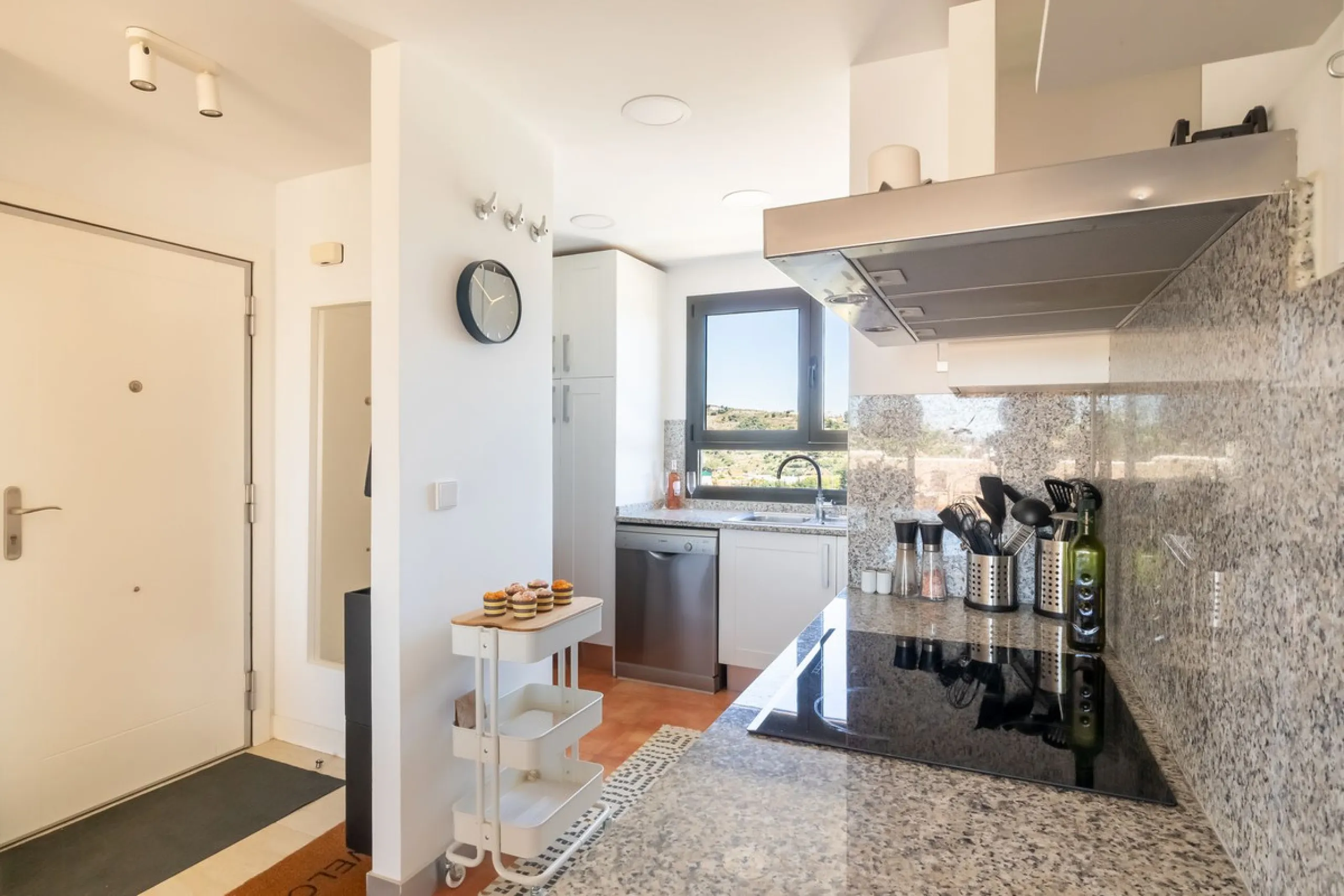 Apartment - Penthouse в продаже в Estepona, Málaga. В доме 2 спален и 2 ванных комнат. Площадь дома 95 м²