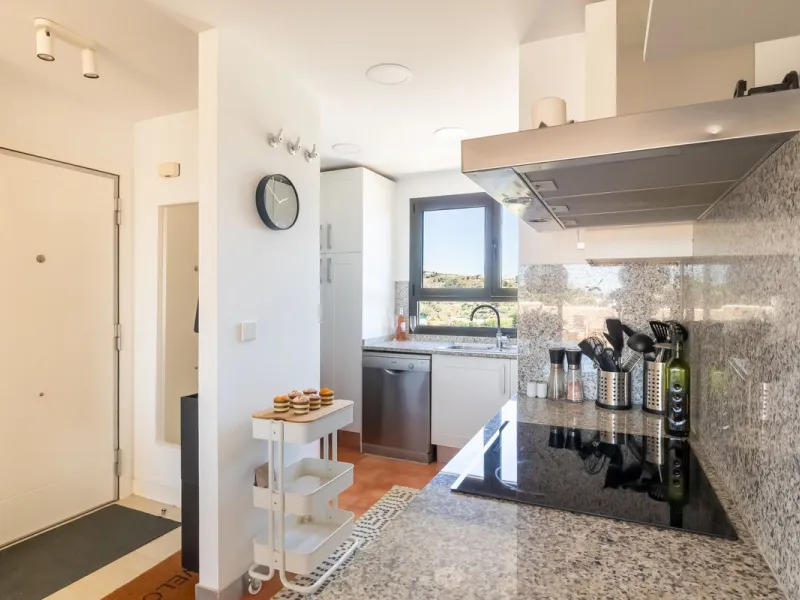 Apartment - Penthouse в продаже в Estepona, Málaga. В доме 2 спален и 2 ванных комнат. Площадь дома 95 м²