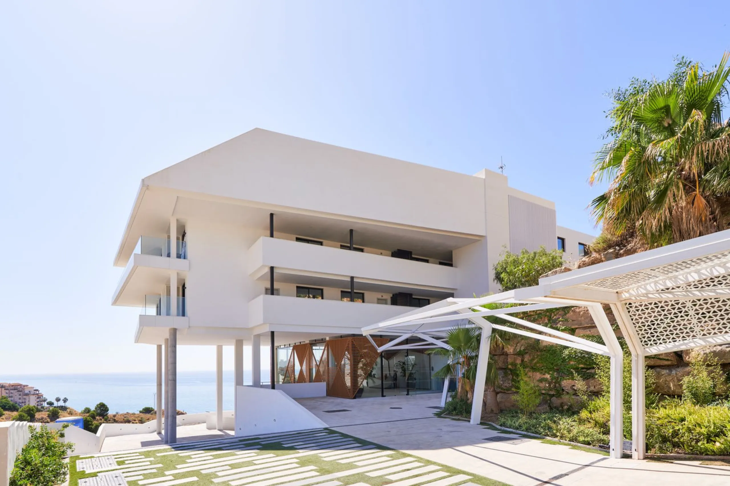 Now available: newly completed luxury residence in Reserva del Higuerón – ready for immediate viewing
