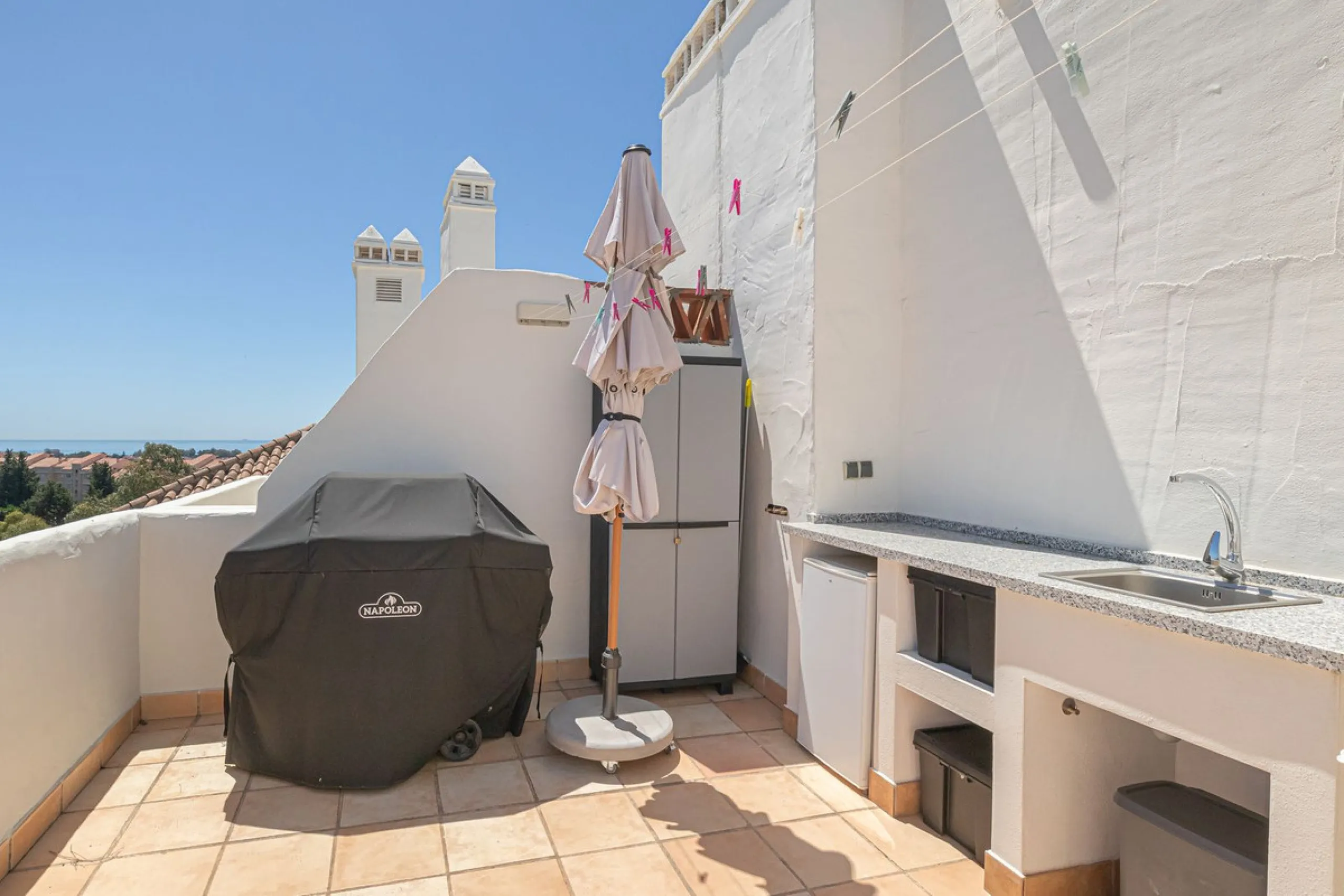 Apartment - Penthouse в продаже в Estepona, Málaga. В доме 2 спален и 2 ванных комнат. Площадь дома 95 м²
