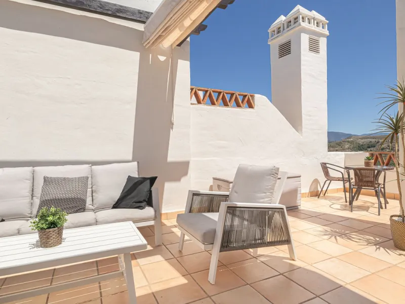 Apartment - Penthouse в продаже в Estepona, Málaga. В доме 2 спален и 2 ванных комнат. Площадь дома 95 м²