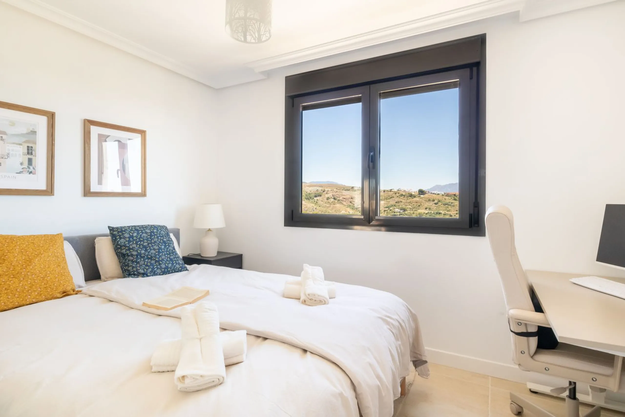 Apartment - Penthouse в продаже в Estepona, Málaga. В доме 2 спален и 2 ванных комнат. Площадь дома 95 м²