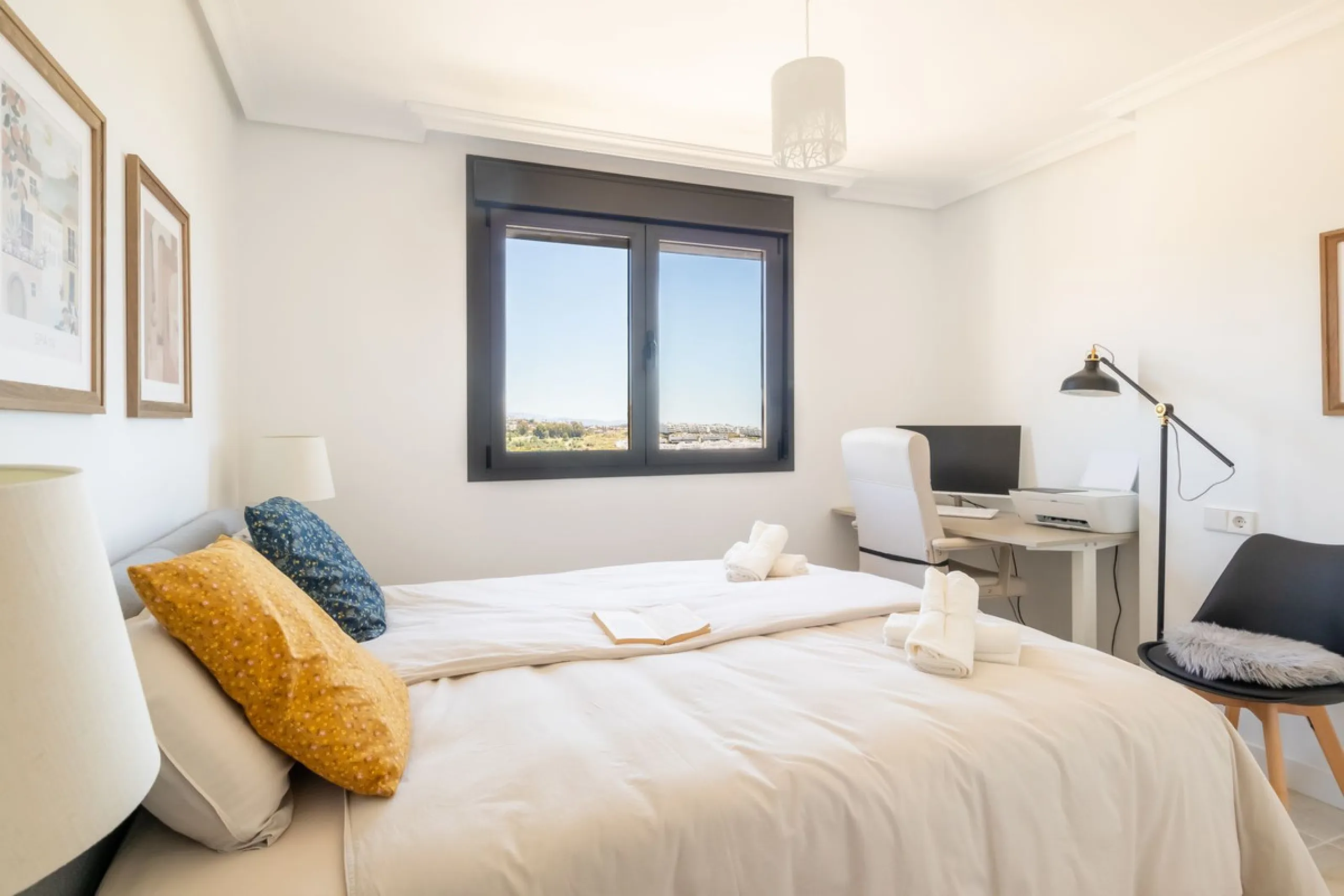 Apartment - Penthouse в продаже в Estepona, Málaga. В доме 2 спален и 2 ванных комнат. Площадь дома 95 м²