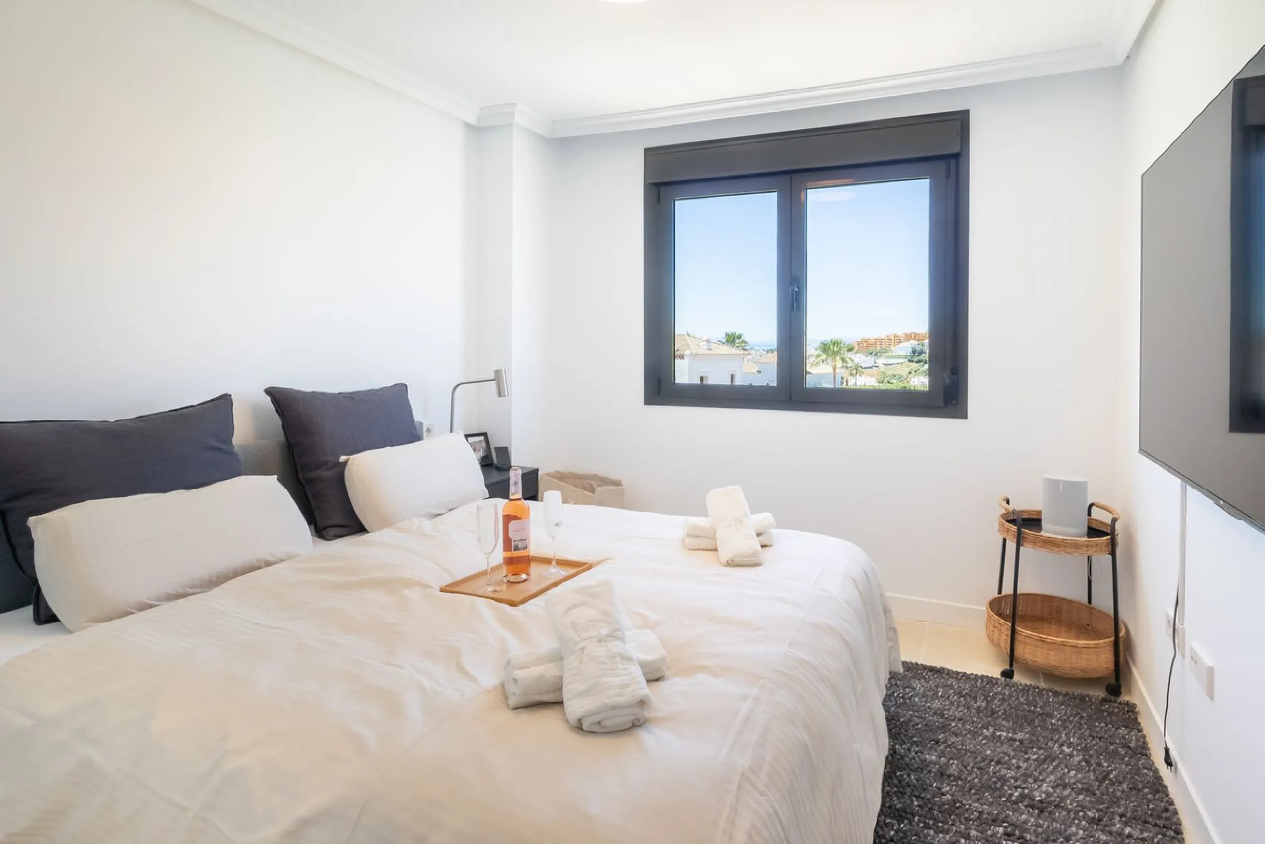 Apartment - Penthouse в продаже в Estepona, Málaga. В доме 2 спален и 2 ванных комнат. Площадь дома 95 м²