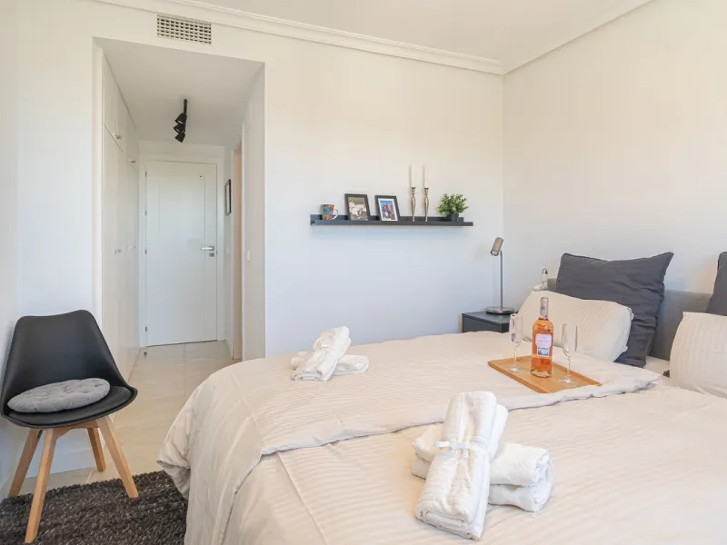 Apartment - Penthouse в продаже в Estepona, Málaga. В доме 2 спален и 2 ванных комнат. Площадь дома 95 м²