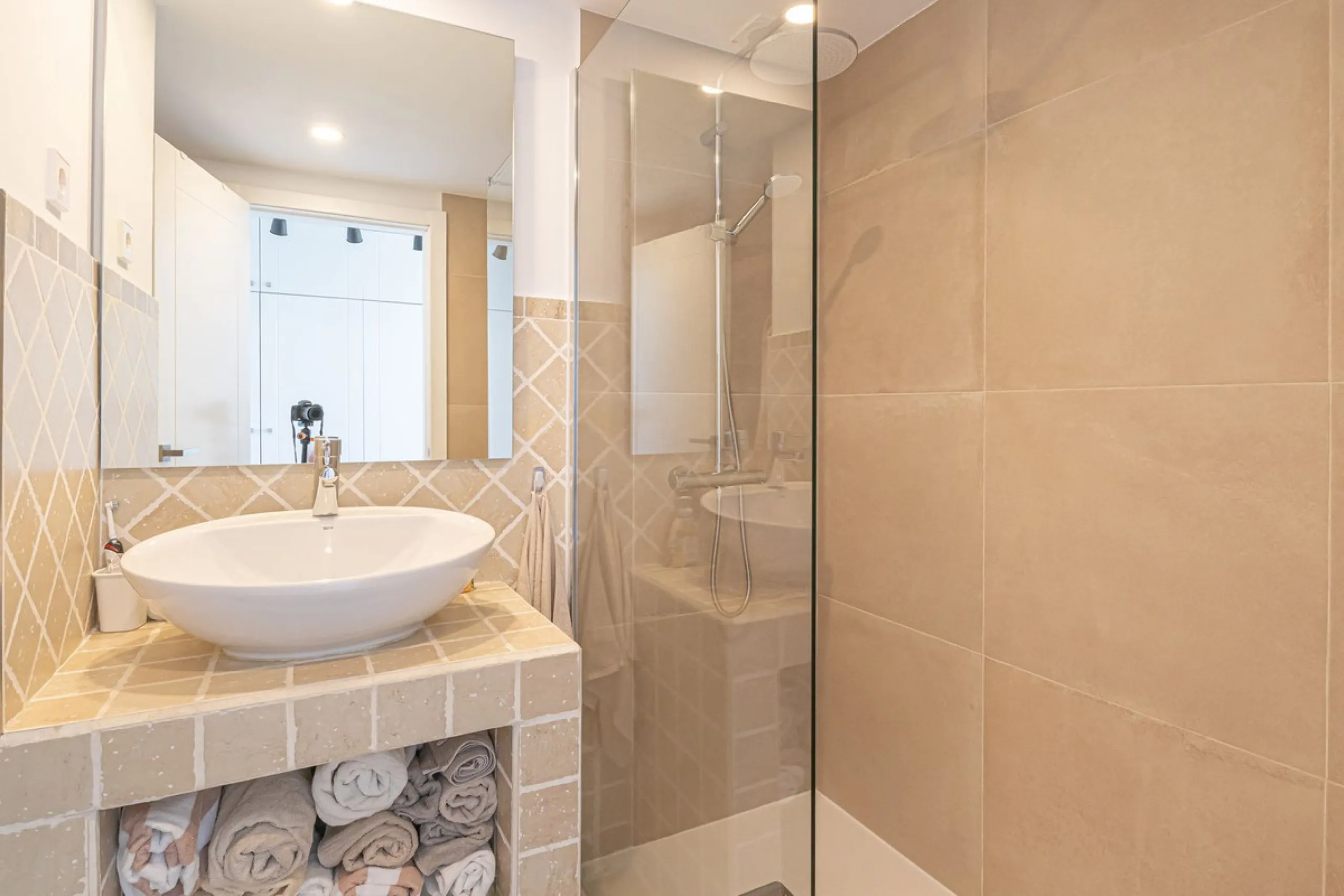 Apartment - Penthouse в продаже в Estepona, Málaga. В доме 2 спален и 2 ванных комнат. Площадь дома 95 м²